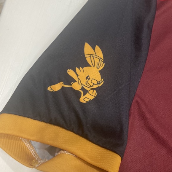 Pokémon Scorbunny Galar First Partner Jersey - Adult Sz Large - Picture 6 of 9